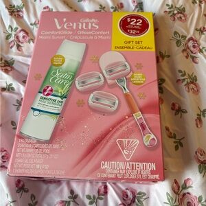 2/35$🍓⭐️Gillette Venus ComfortGlide Razor Gift Set - Pink